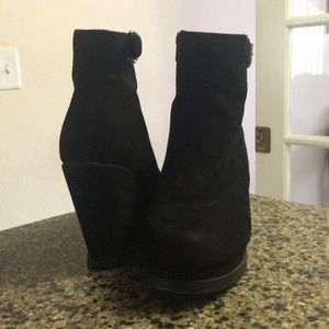 Wedge boots